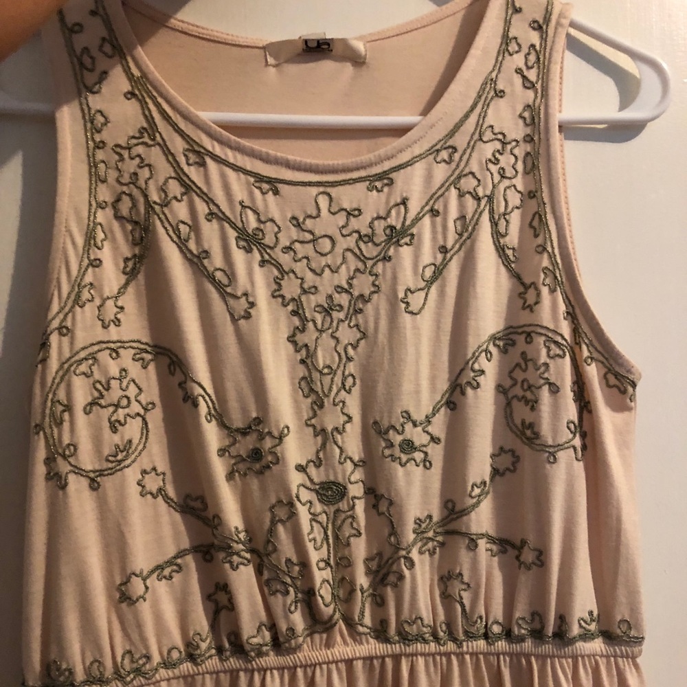 Pink sequins detailed dress